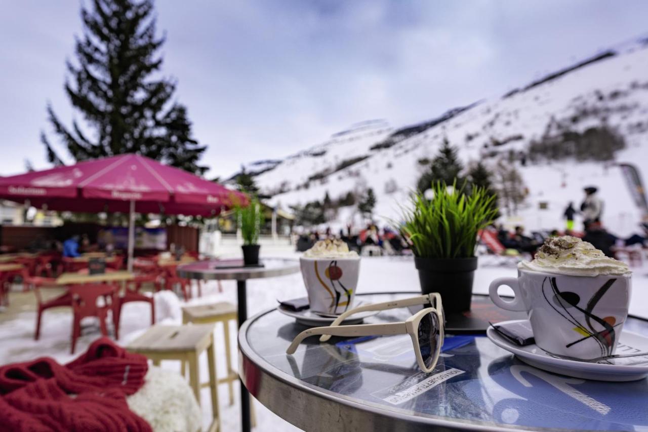 Hotel Les 2 Alpes L'Oree Des Pistes Les Deux Alpes Bagian luar foto