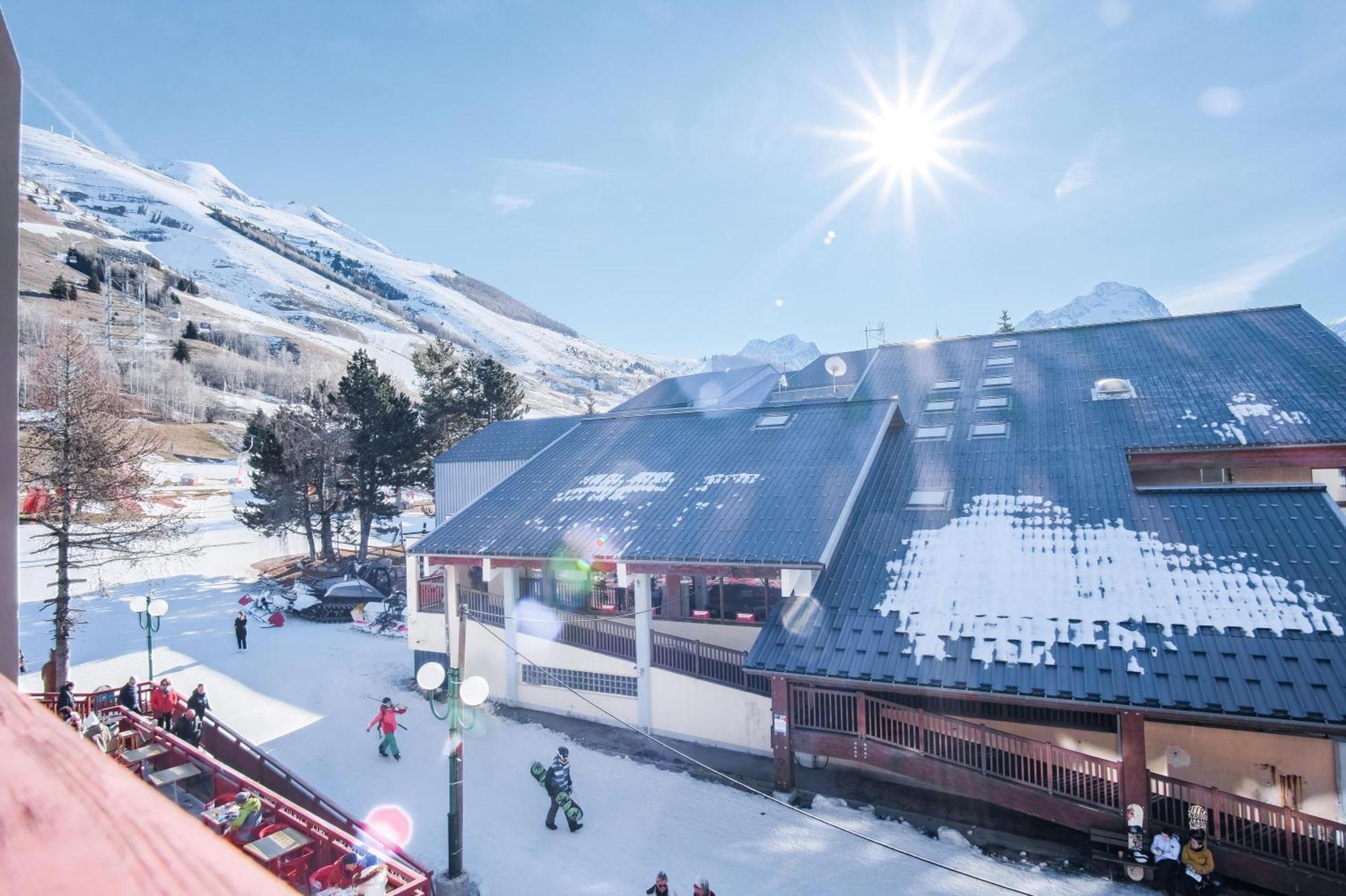 Hotel Les 2 Alpes L'Oree Des Pistes Les Deux Alpes Bagian luar foto